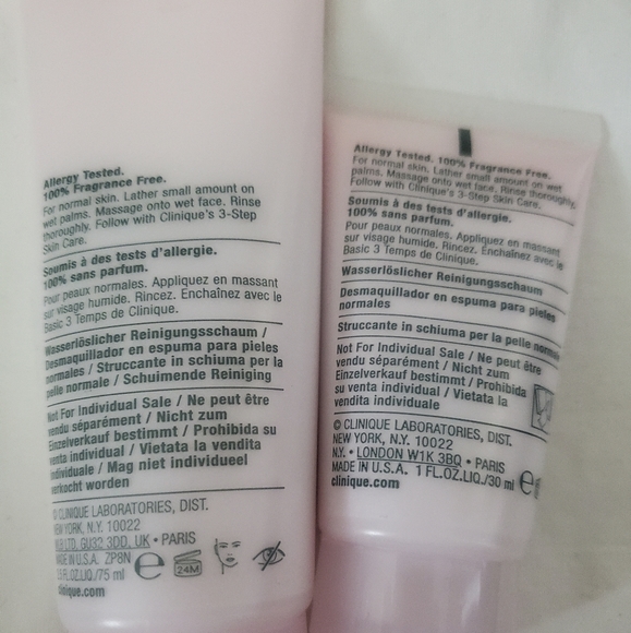 Clinique Rinse Off Foaming Cleanser - Picture 2 of 2